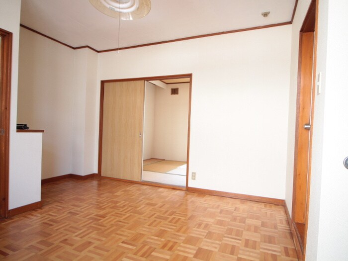 物件内観写真6　(居室)