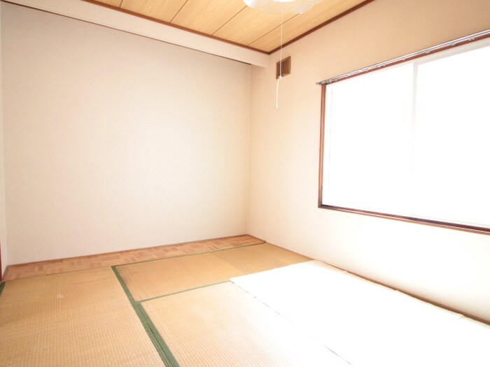 物件内観写真8　(居室)