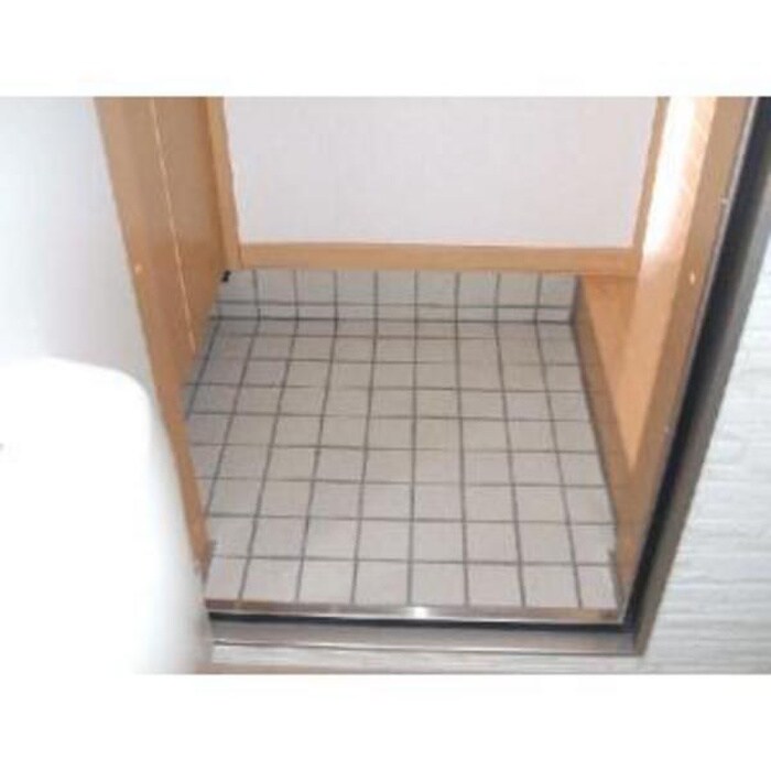 物件内観写真9　(玄関)