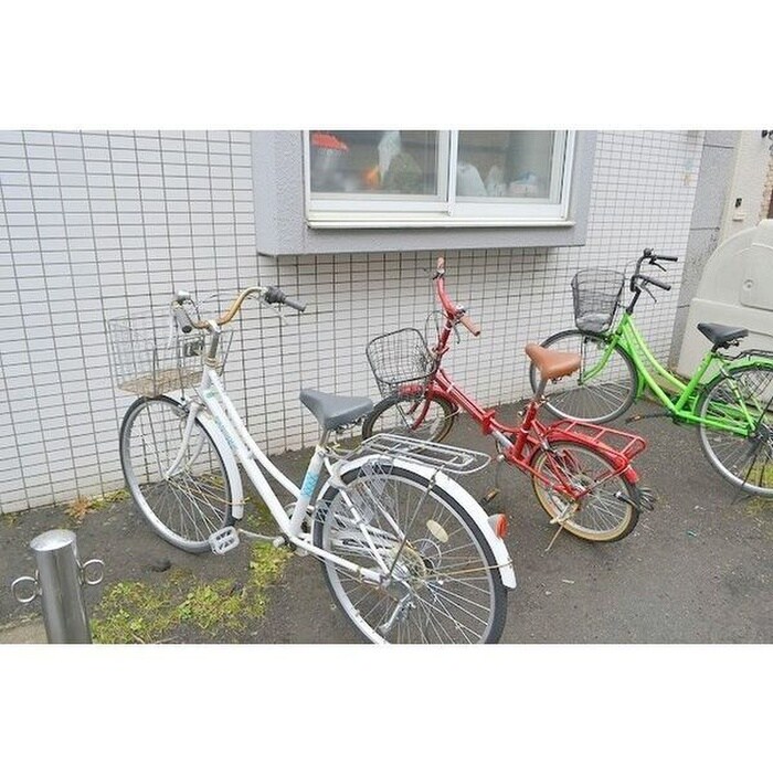 物件外観写真5　(駐輪場)