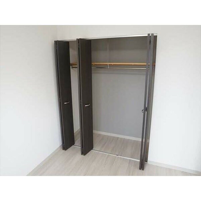 物件内観写真13　(収納)