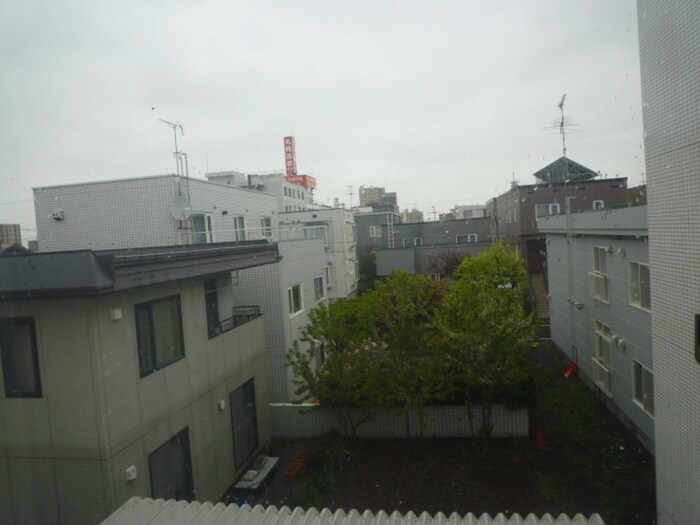 物件内観写真12　(室内からの展望)