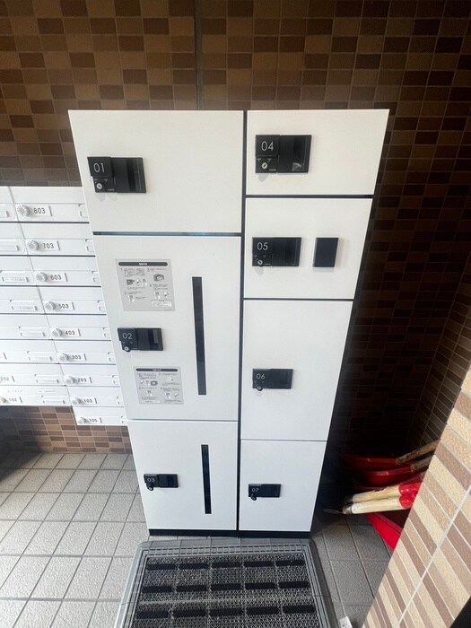 物件外観写真4　(エントランス部分)