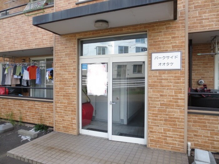 物件外観写真3　(エントランス部分)