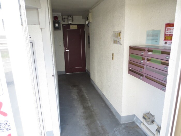 物件外観写真5　(エントランス部分)