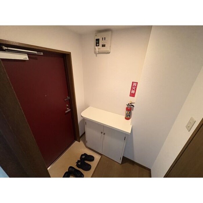 物件内観写真16　(玄関)