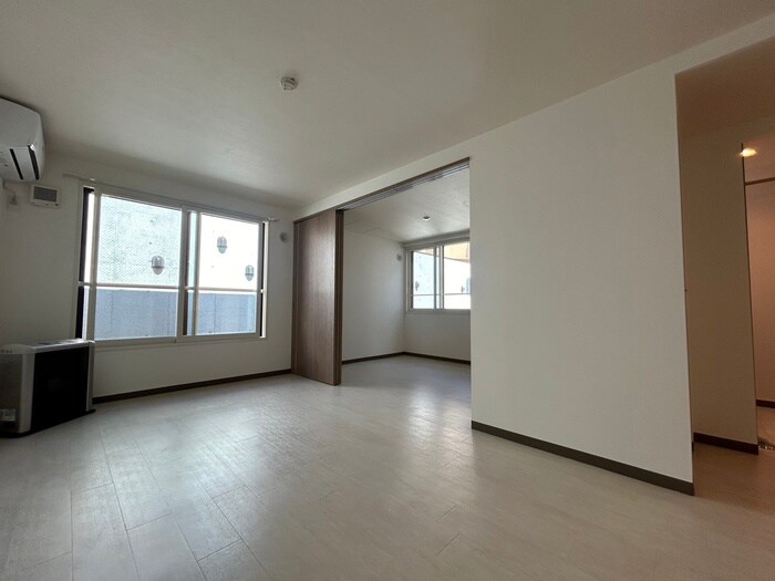 物件内観写真2　(居室)