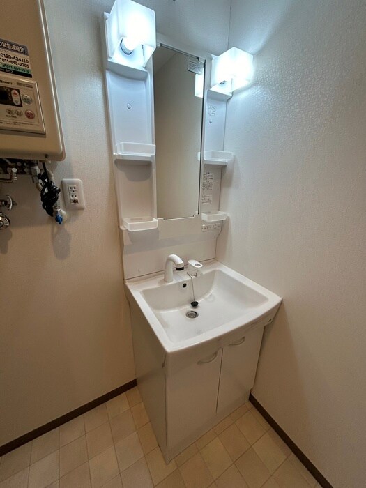 物件内観写真8　(洗面)