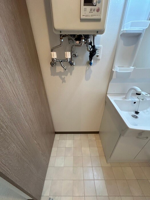 物件内観写真14　(洗濯機置場)