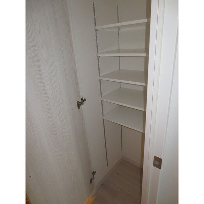 物件内観写真9　(靴箱)