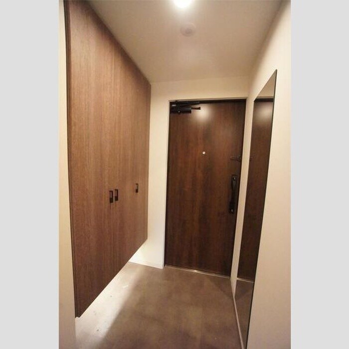 物件内観写真15　(玄関)