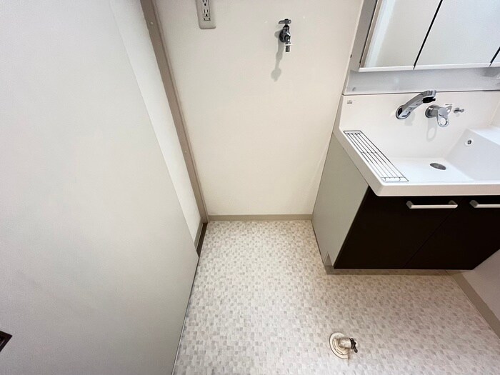 物件内観写真15　(洗濯機置場)