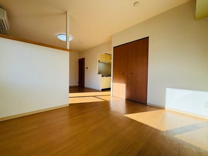 物件内観写真11　(居室)