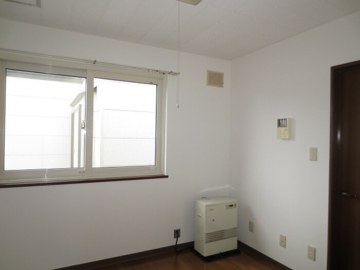 物件内観写真4　(居室)