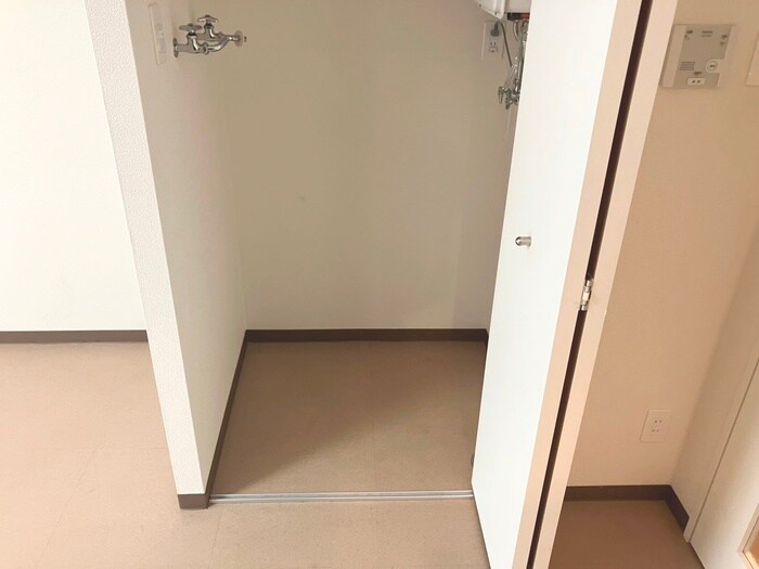 物件内観写真19　(洗濯機置場)
