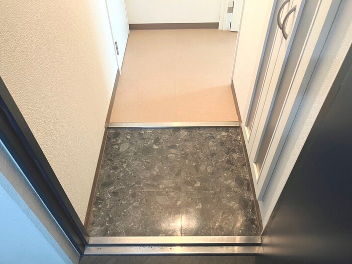 物件内観写真22　(玄関)