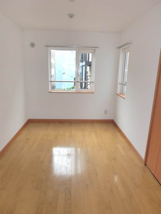 物件内観写真4　(居室)