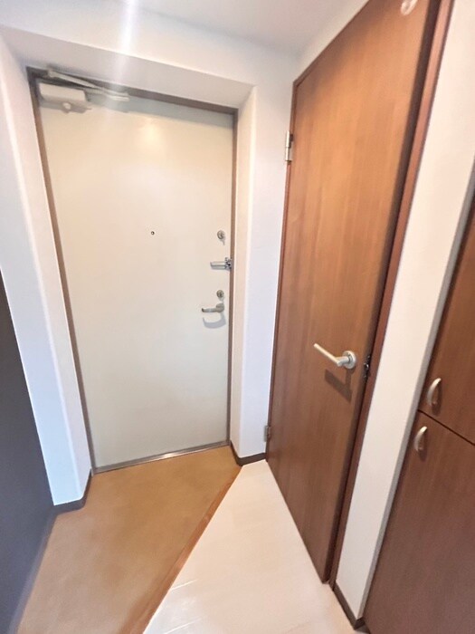 物件内観写真16　(玄関)