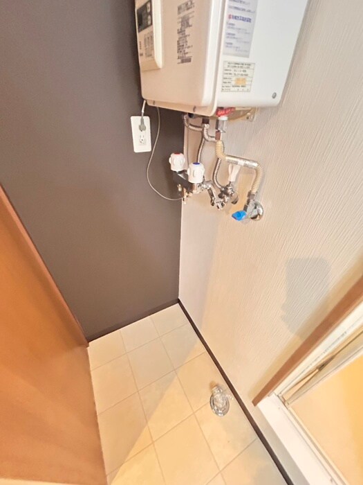 物件内観写真18　(洗濯機置場)