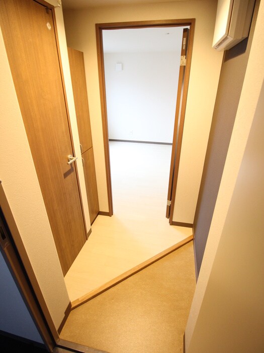 物件内観写真22　(玄関)