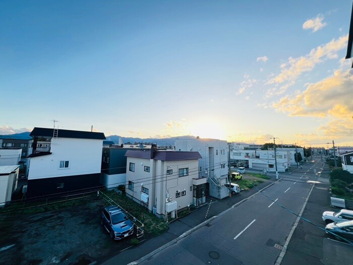 物件内観写真18　(室内からの展望)