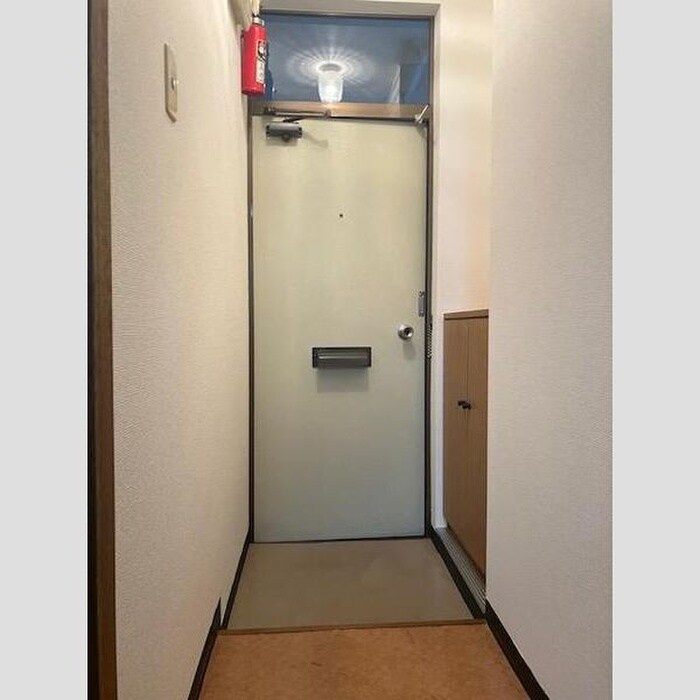 物件内観写真10　(玄関)