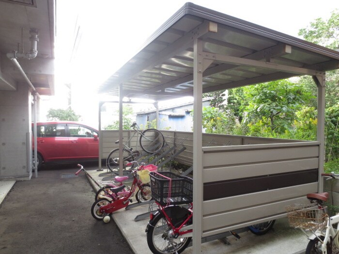 物件外観写真6　(駐輪場)