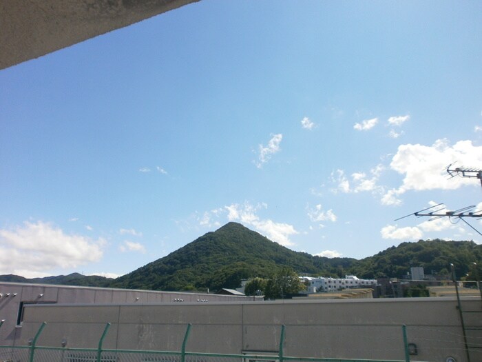 物件内観写真12　(室内からの展望)