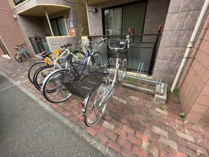 物件外観写真5　(駐輪場)