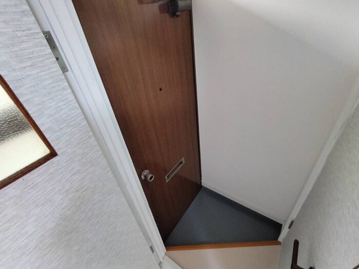 物件内観写真11　(玄関)