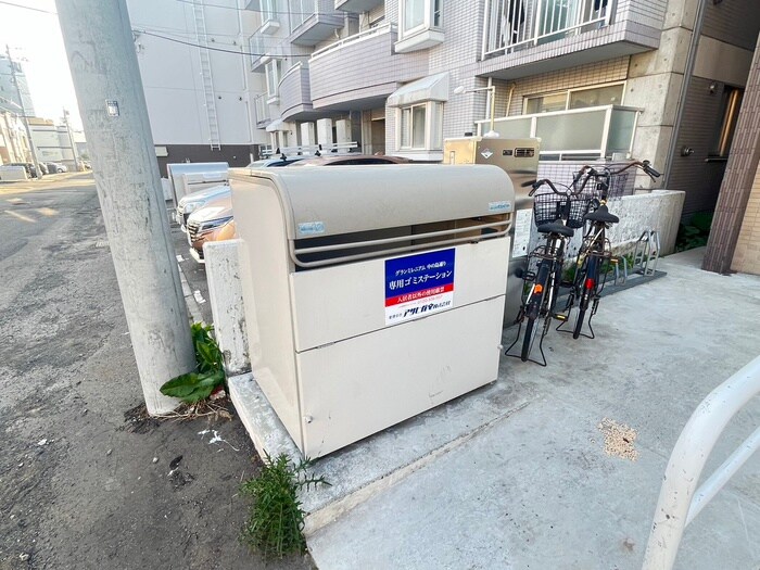 物件外観写真4　(建物設備)