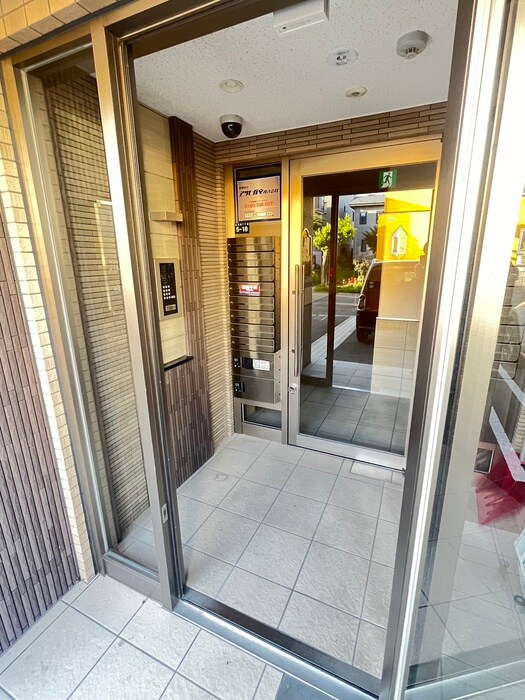 物件外観写真6　(エントランス部分)