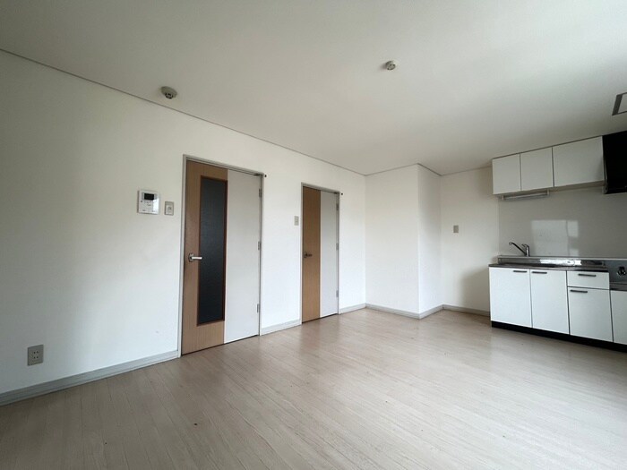 物件内観写真4　(居室)