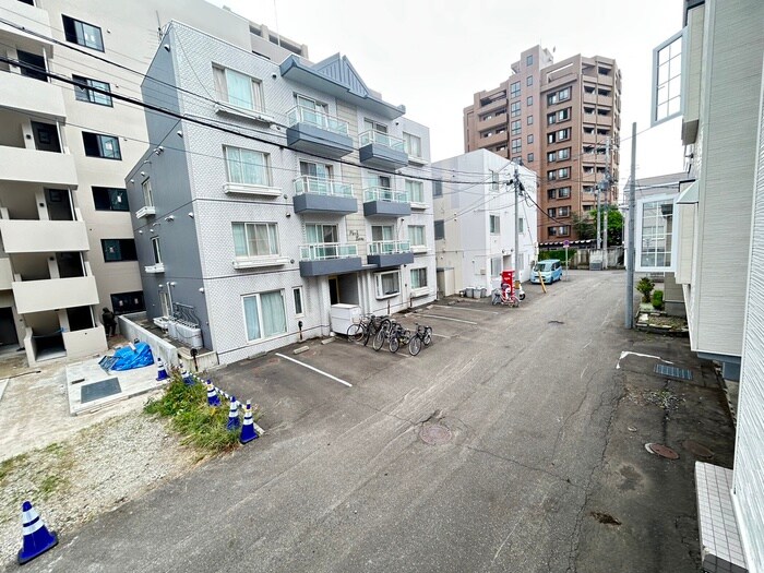 物件内観写真7　(室内からの展望)