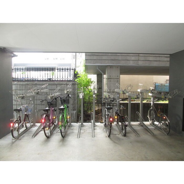 物件外観写真5　(駐輪場)