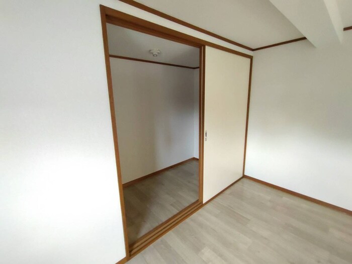 物件内観写真12　(収納)
