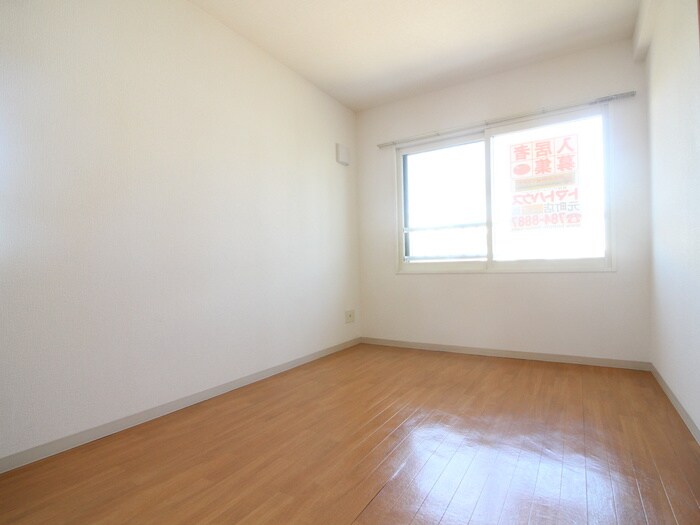 物件内観写真9　(居室)