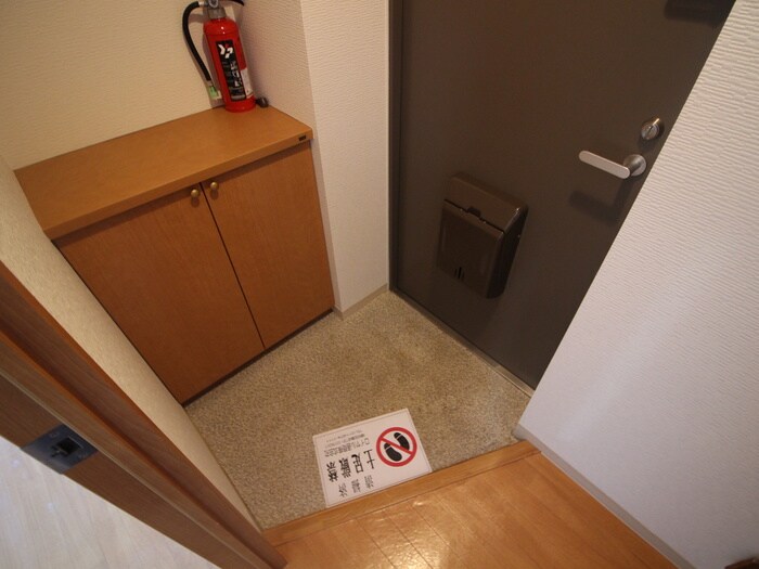 物件内観写真14　(玄関)