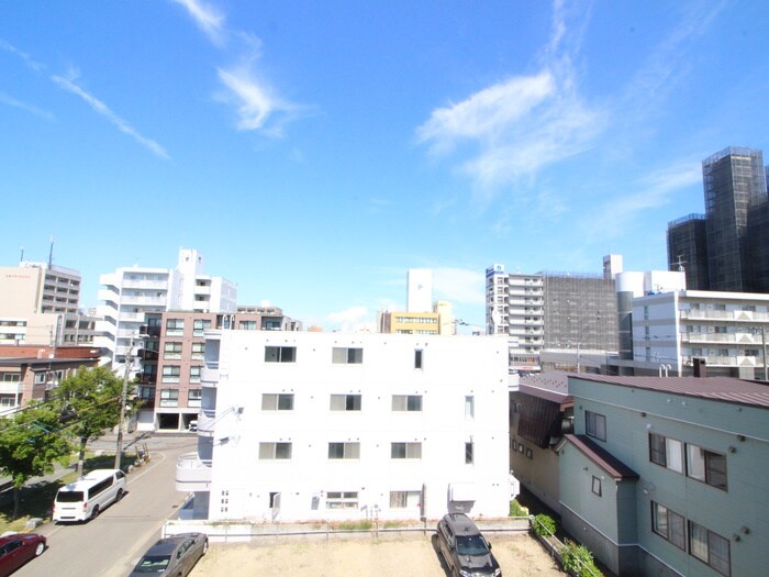 物件内観写真16　(室内からの展望)