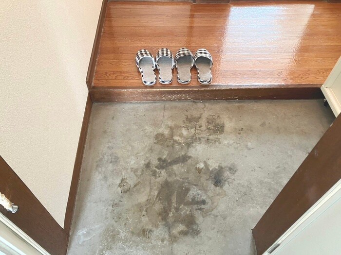 物件内観写真16　(玄関)