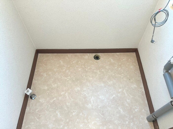 物件内観写真17　(洗濯機置場)