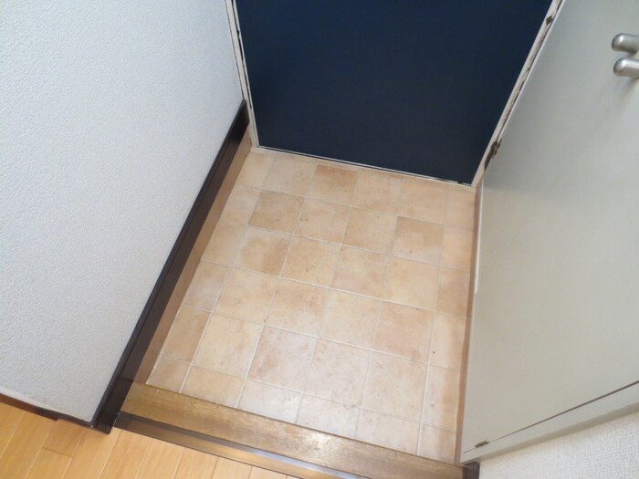 物件内観写真13　(玄関)