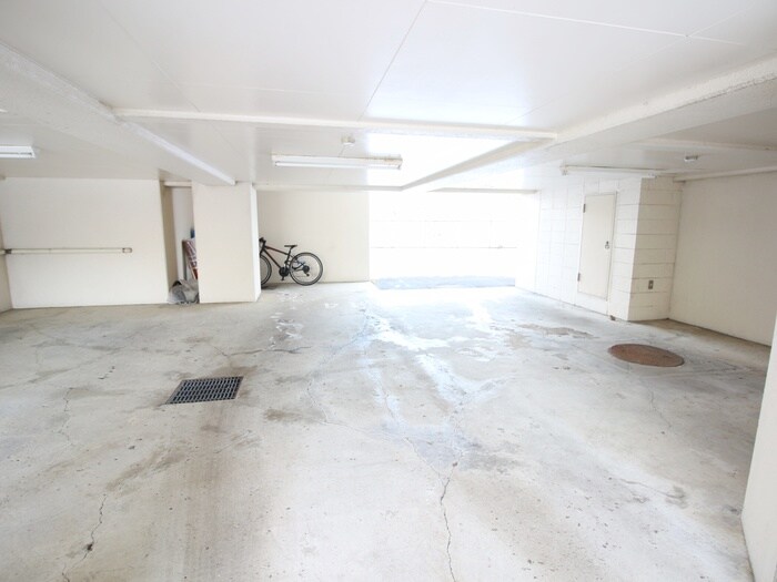 物件外観写真3　(駐車場)