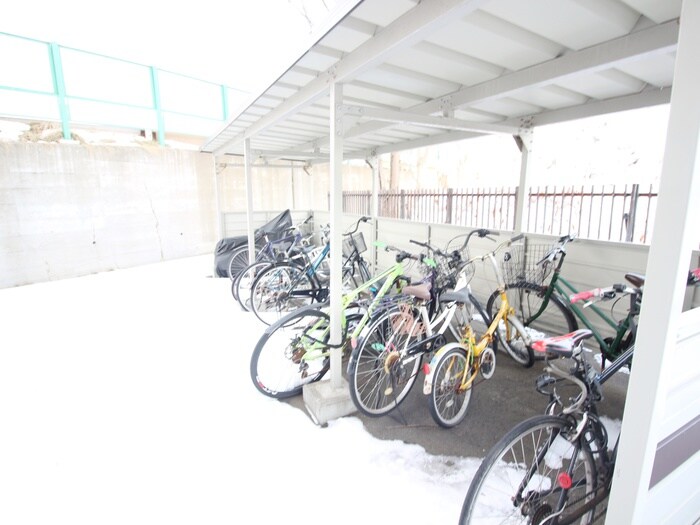 物件外観写真6　(駐輪場)