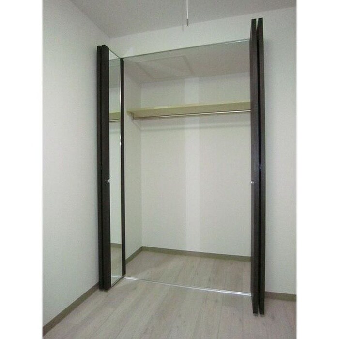 物件内観写真12　(収納)