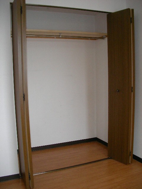 物件内観写真6　(収納)
