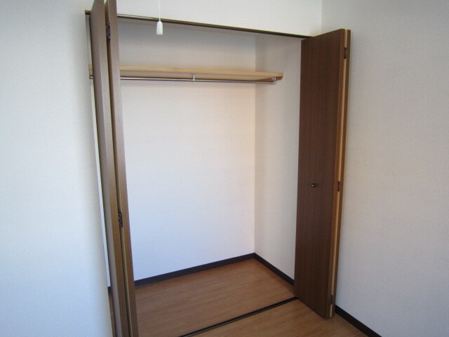 物件内観写真10　(収納)