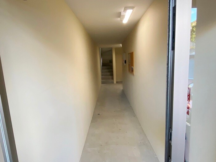 物件外観写真6　(エントランス部分)