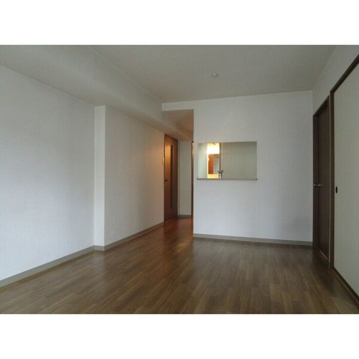 物件内観写真3　(居室)