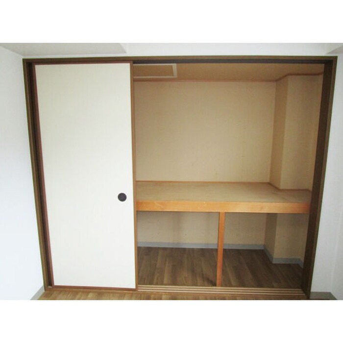 物件内観写真7　(収納)